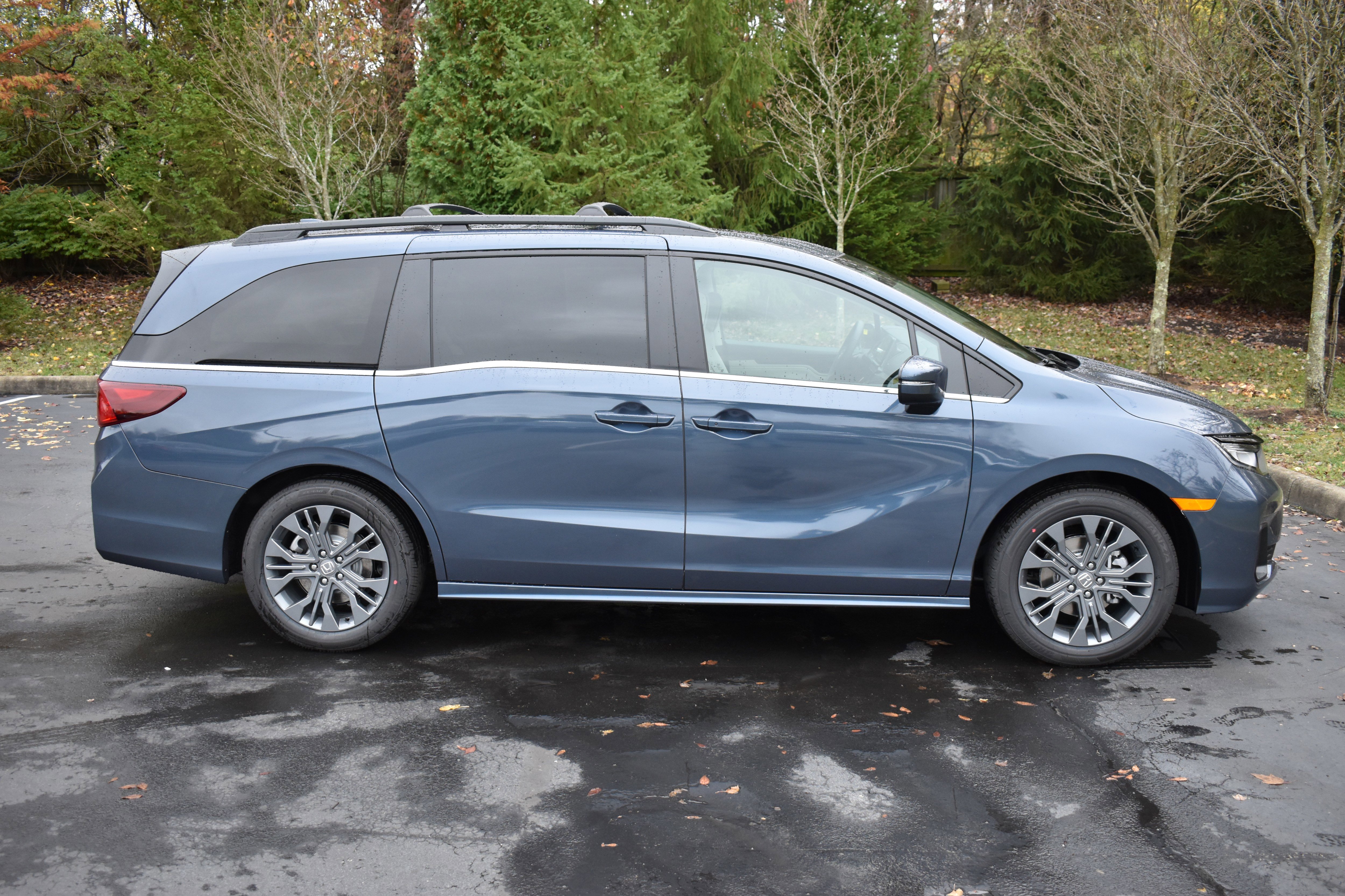 New 2026 Honda Odyssey Touring image 9