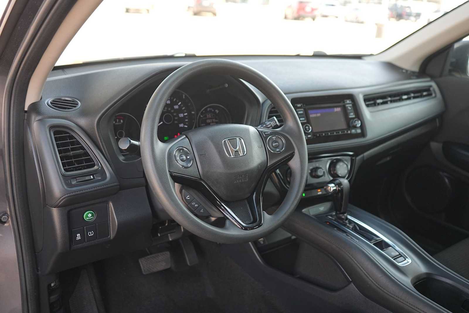Used 2022 Honda HR-V LX image 2