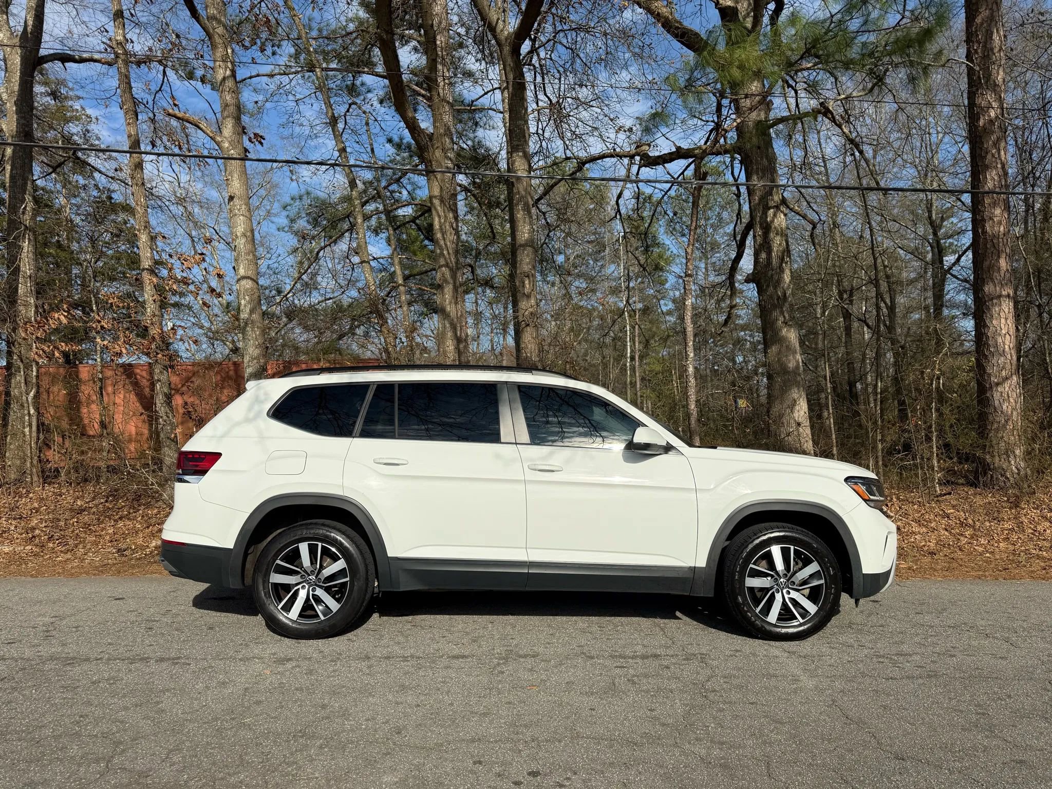 Used 2021 Volkswagen Atlas SE image 11