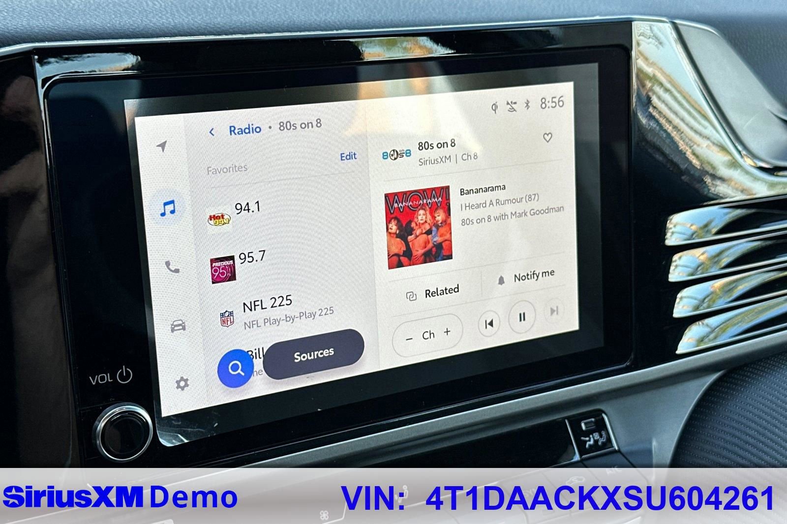 Used 2025 Toyota Camry SE image 31