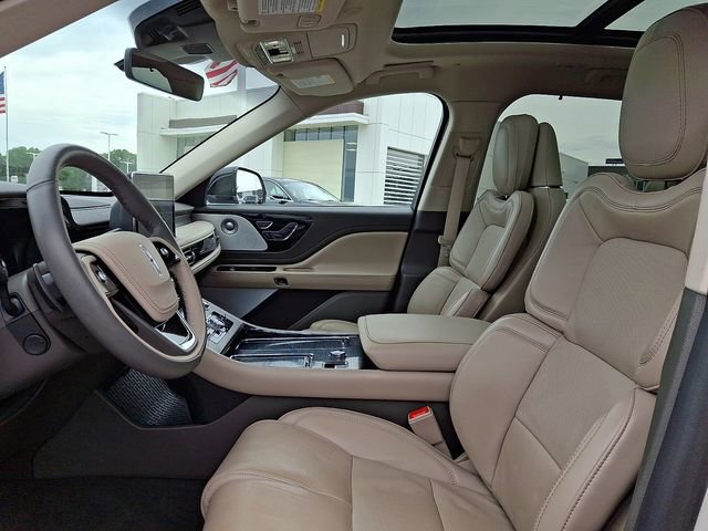 Used 2023 Lincoln Aviator Reserve w/ Equipment Group 201A AWD/4WD image 12