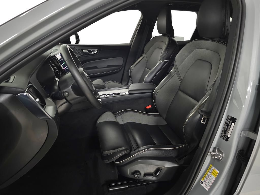 Certified 2024 Volvo XC60 T8 Ultimate w/ Protection Package Premier AWD/4WD image 19