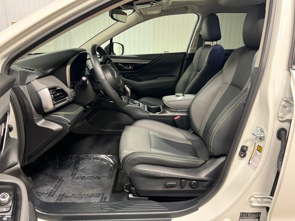 Used 2025 Subaru Outback Onyx Edition image 12