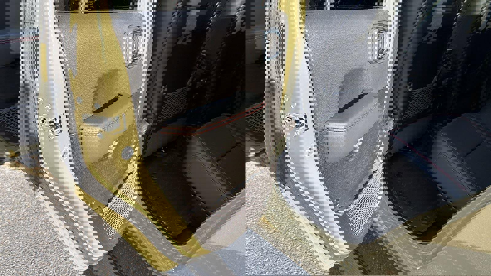 Used 2025 Jeep Gladiator Rubicon AWD/4WD image 14