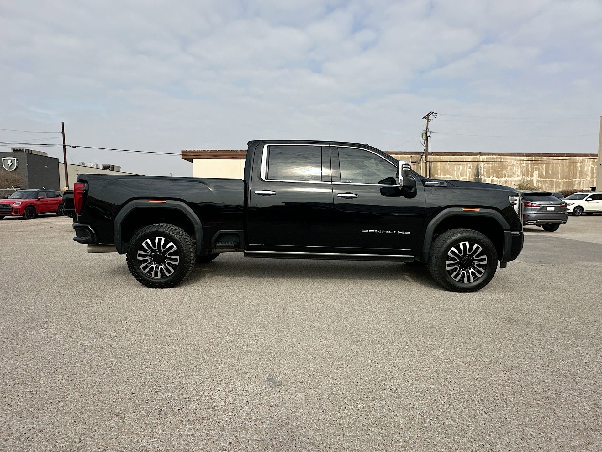 Used 2024 GMC Sierra 3500 Denali Ultimate image 8