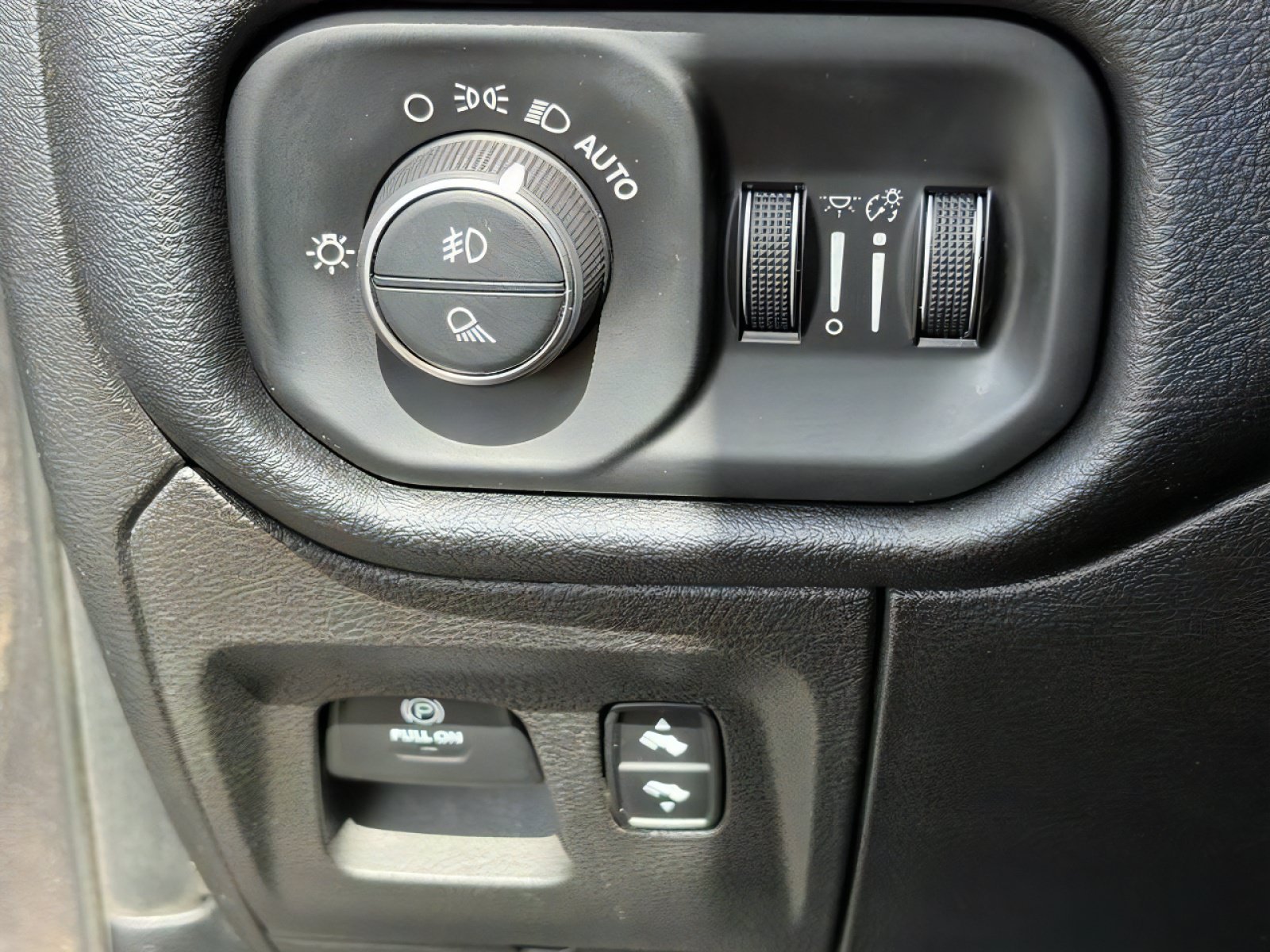 Used 2019 RAM 1500 Rebel w/ Rebel Level 2 Equipment Group AWD/4WD image 19