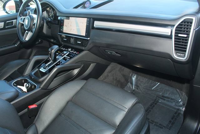 Certified 2023 Porsche Cayenne Platinum Edition w/ Assistance Package image 28