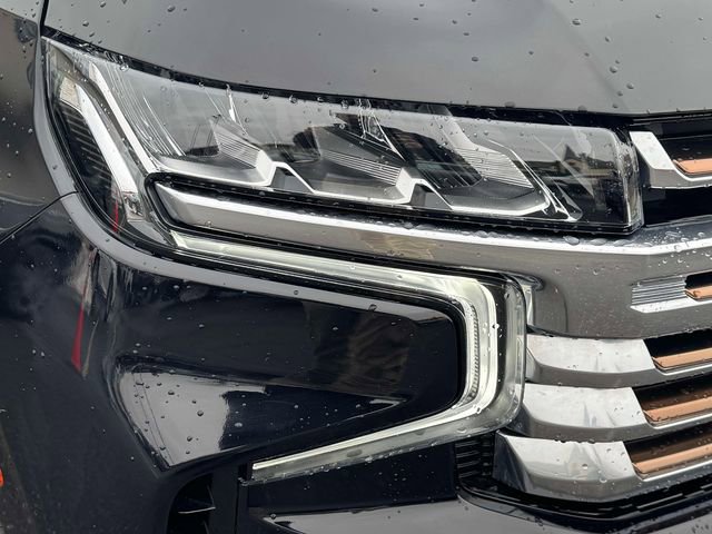 Used 2023 Chevrolet Tahoe High Country AWD/4WD image 13