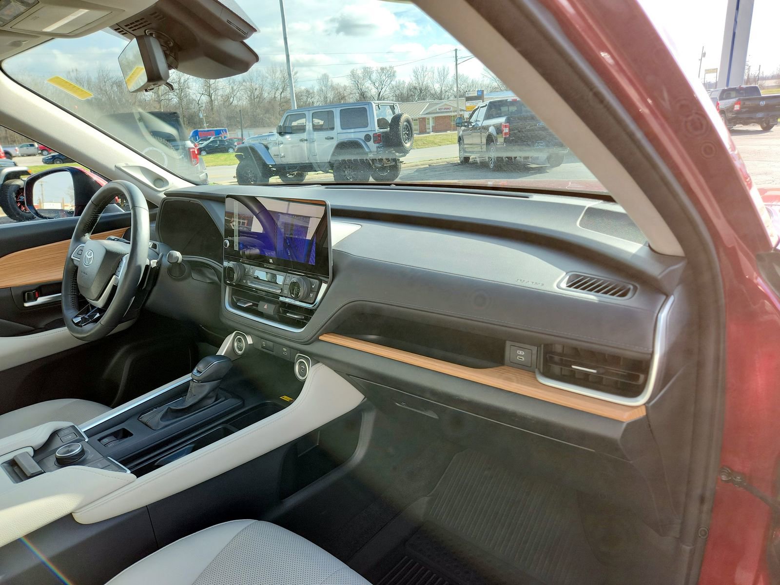 Used 2024 Toyota Grand Highlander Platinum image 25