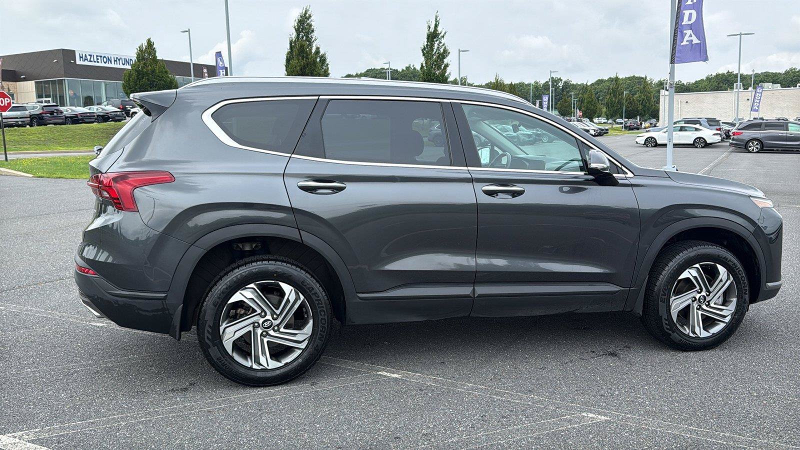 Certified 2023 Hyundai Santa Fe SEL w/ Cargo Package AWD/4WD image 4