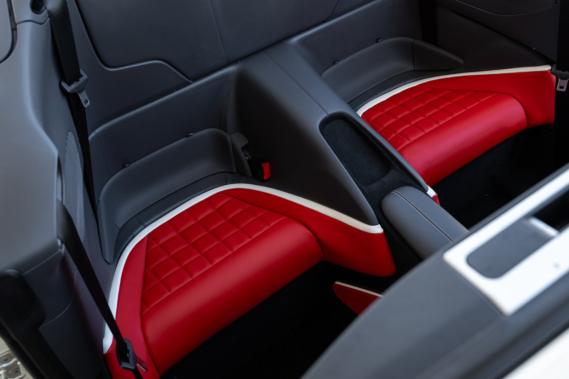 Used 2025 Ferrari Roma Spider RWD image 85