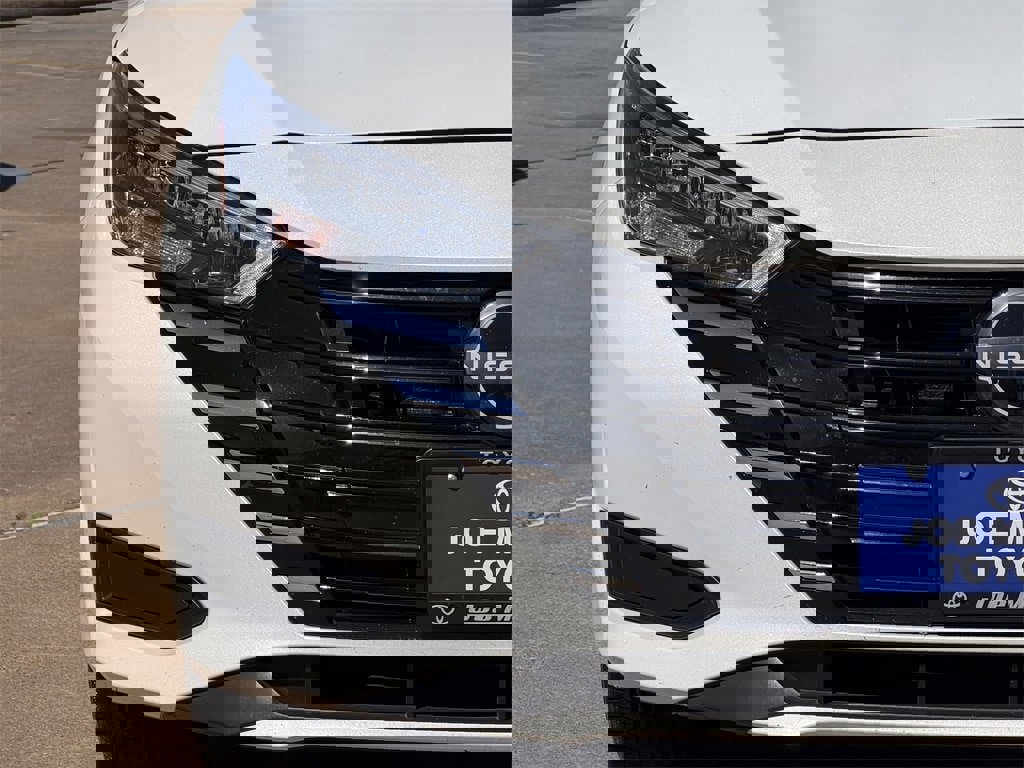 Used 2025 Nissan Versa SV image 5