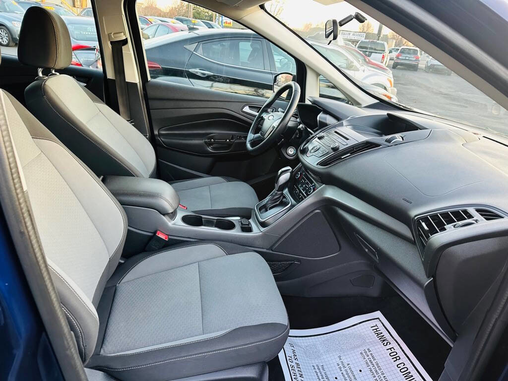 Used 2017 Ford C-MAX SE w/ Interior Protection Package image 18