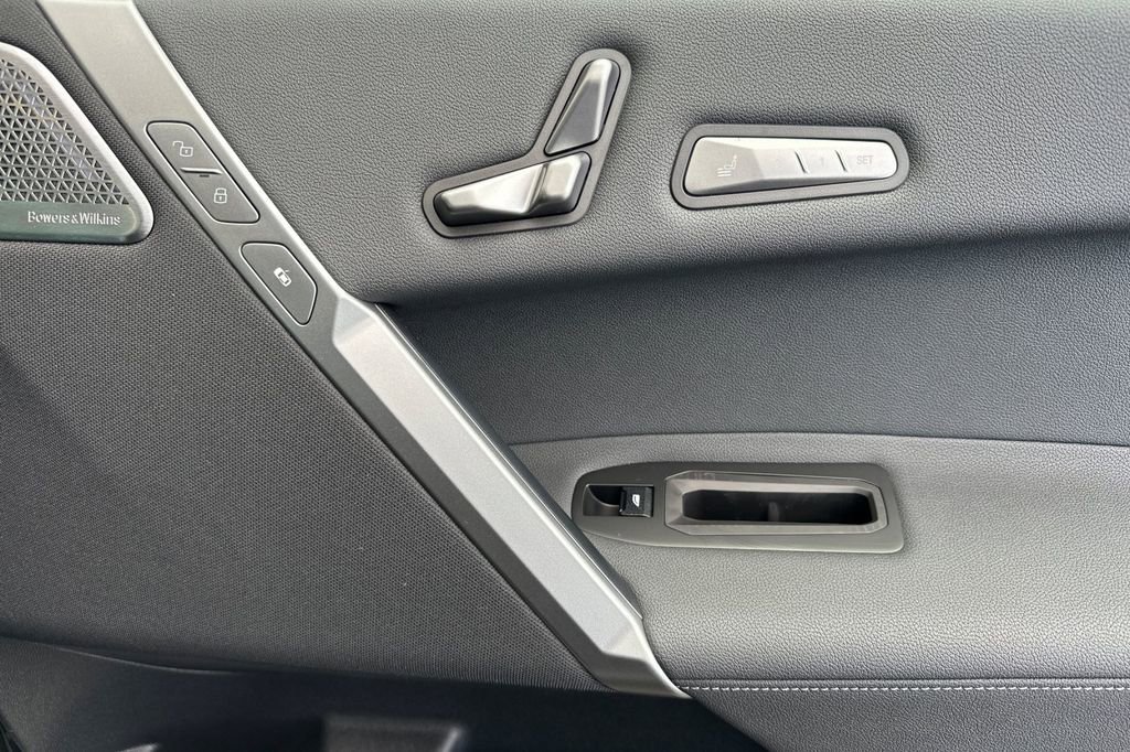 New 2026 BMW iX xDrive60 w/ M Sport Package image 19