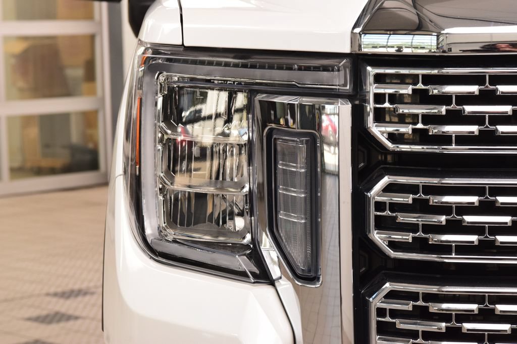 Used 2023 GMC Sierra 3500 Denali w/ Denali Ultimate Package AWD/4WD image 12