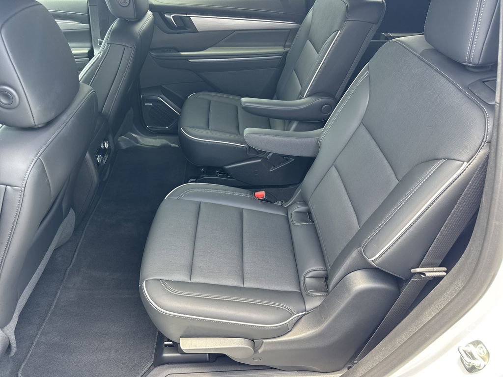 Used 2025 Buick Enclave Preferred AWD/4WD image 19