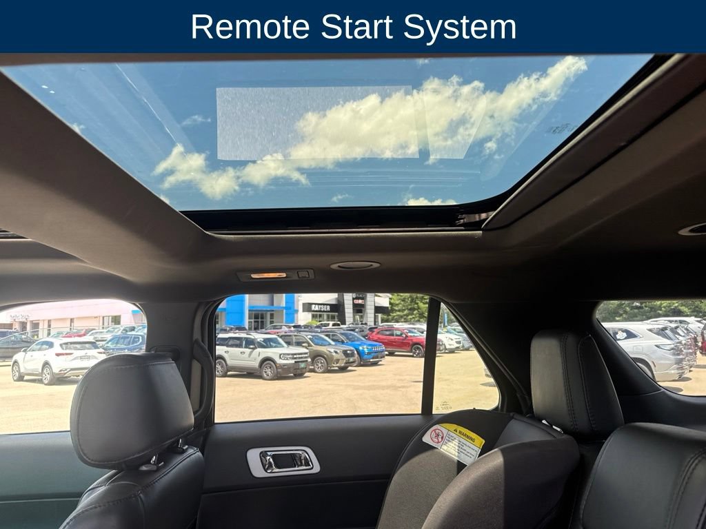 Used 2015 Ford Explorer XLT w/ Equipment Group 202B AWD/4WD image 18