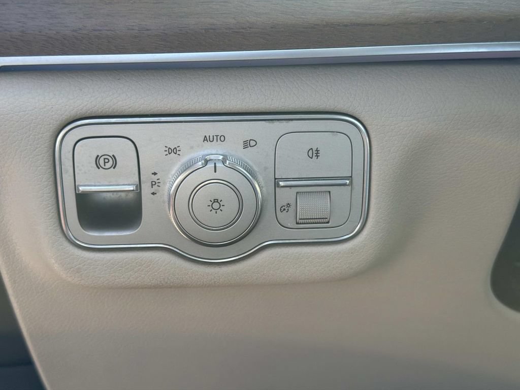 Used 2020 Mercedes-Benz GLS 450 4MATIC image 21
