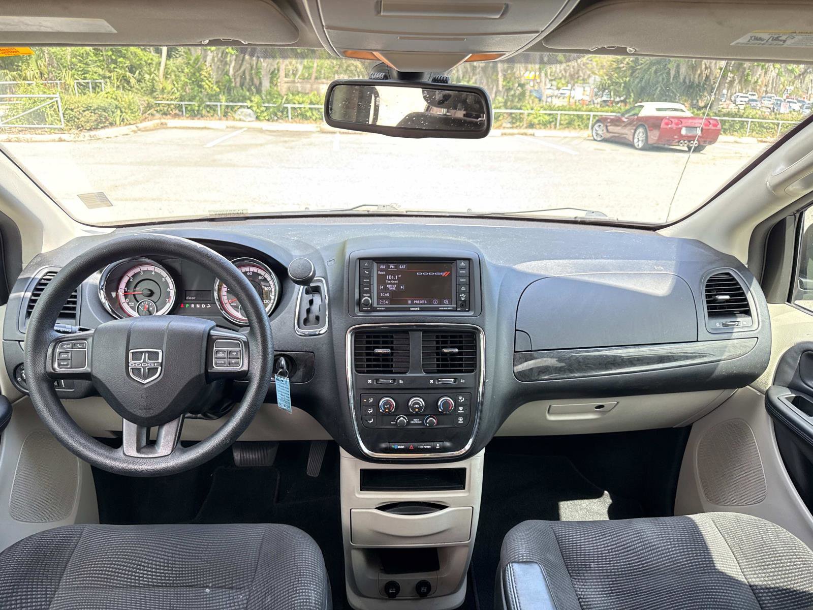 Used 2020 Dodge Grand Caravan SE w/ UConnect Hands-Free Group image 12