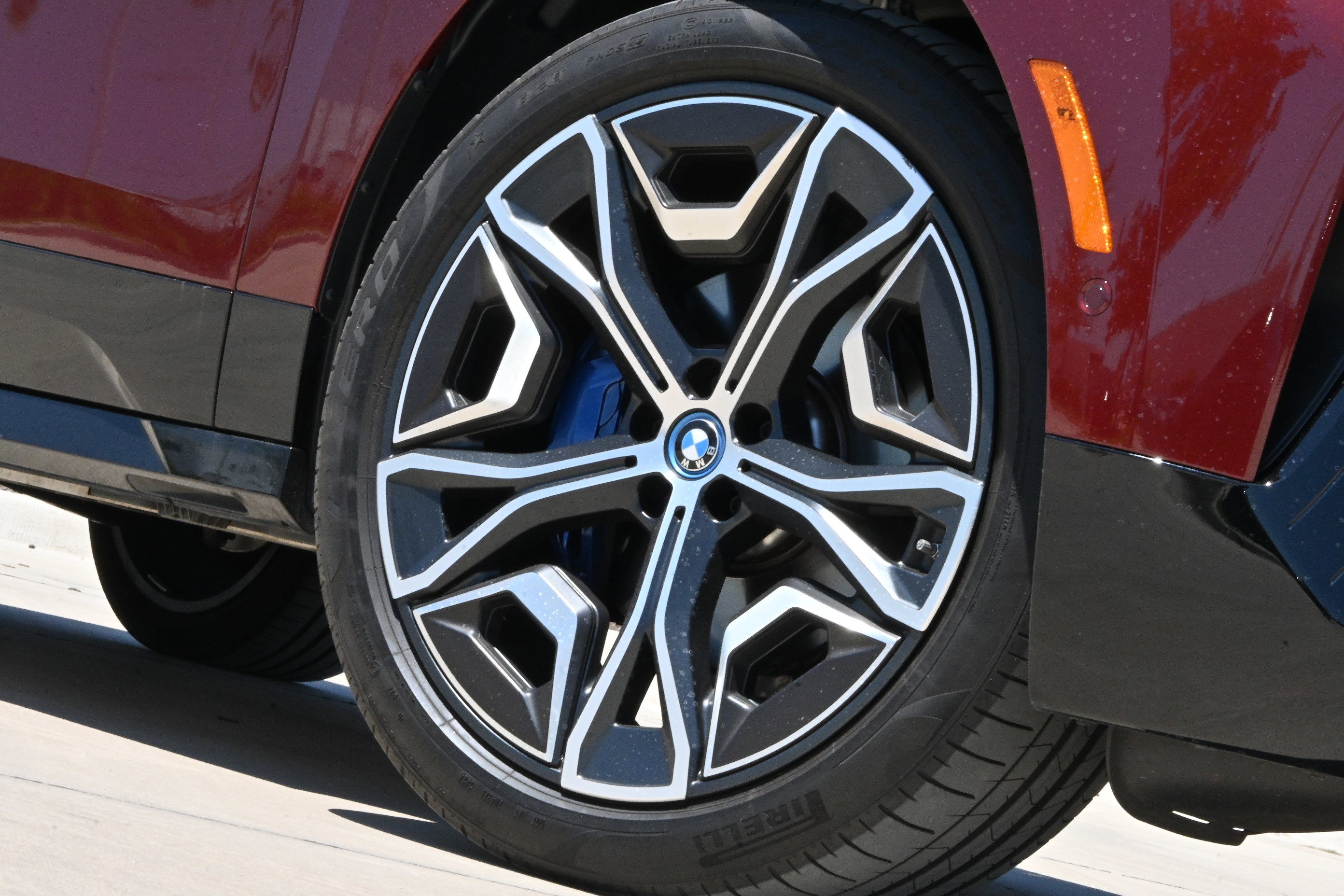 Certified 2025 BMW iX xDrive50 AWD/4WD image 11