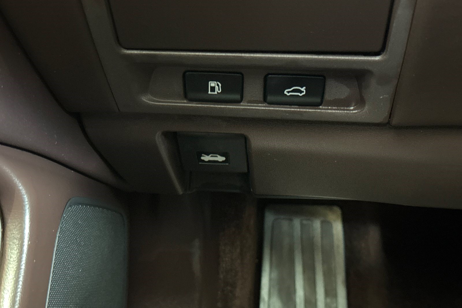 Used 2018 Lexus LS 500 w/ Accessory Package (Z2) RWD image 36