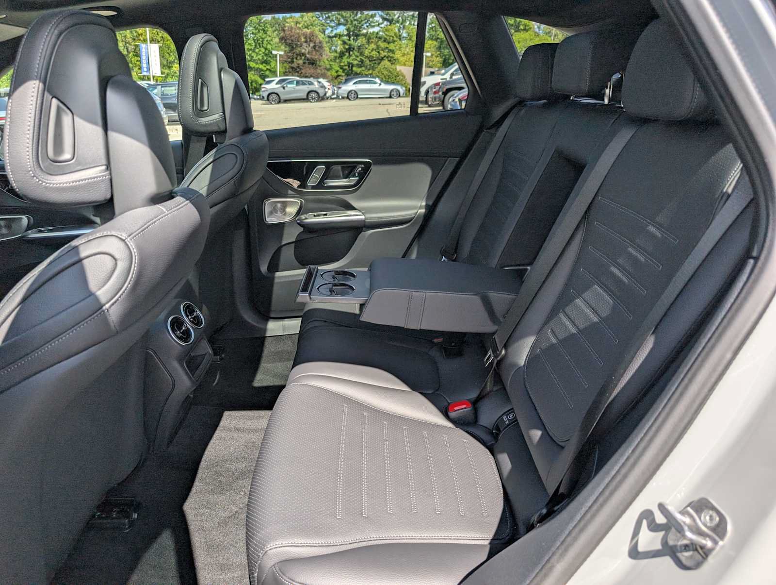 New 2027 Mercedes-Benz GLC 300 4MATIC image 18