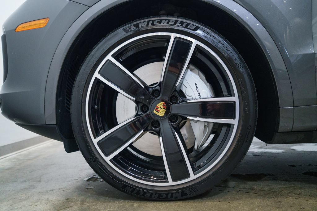 Used 2020 Porsche Cayenne Turbo AWD/4WD image 11