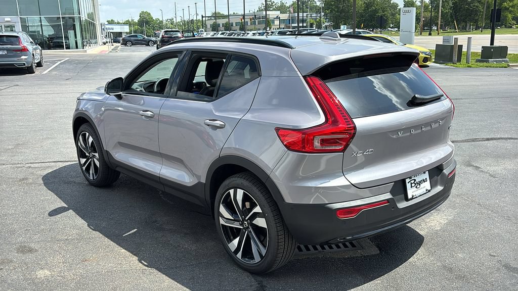 New 2026 Volvo XC40 B5 Plus w/ Climate Package AWD/4WD image 4