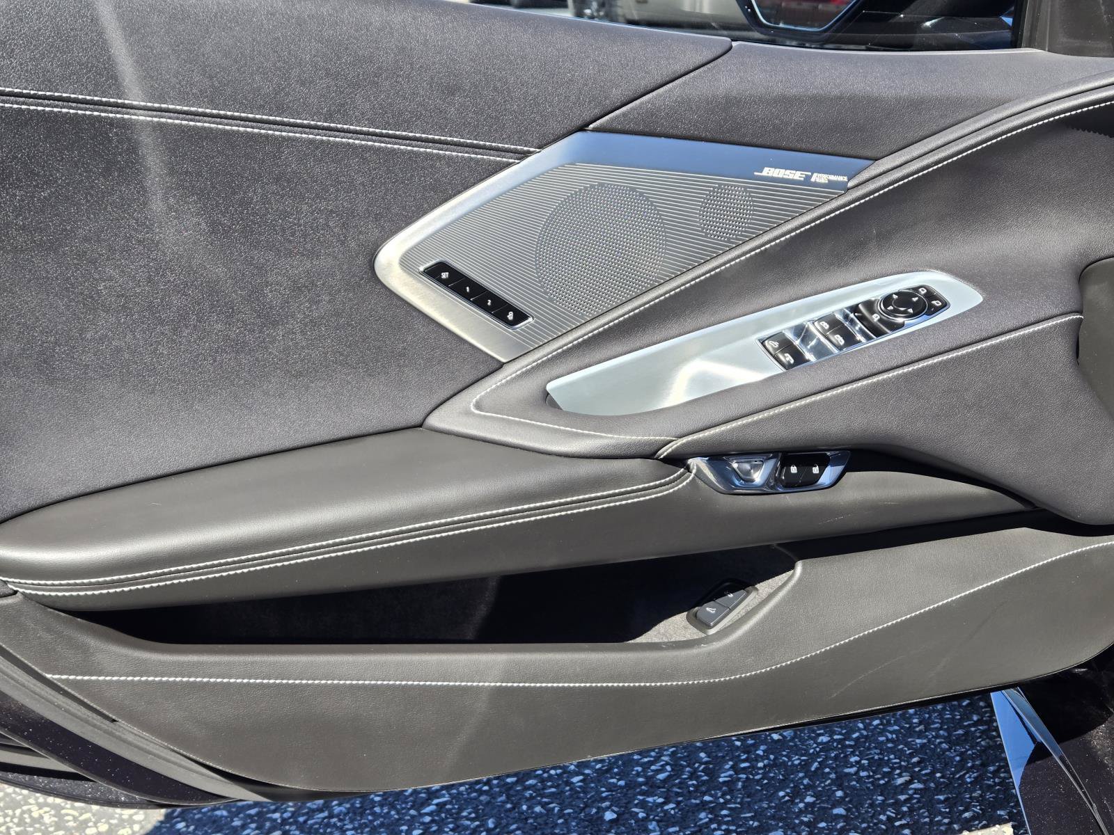 Used 2024 Chevrolet Corvette Stingray Preferred Conv w/ Z51 Performance Package RWD image 13