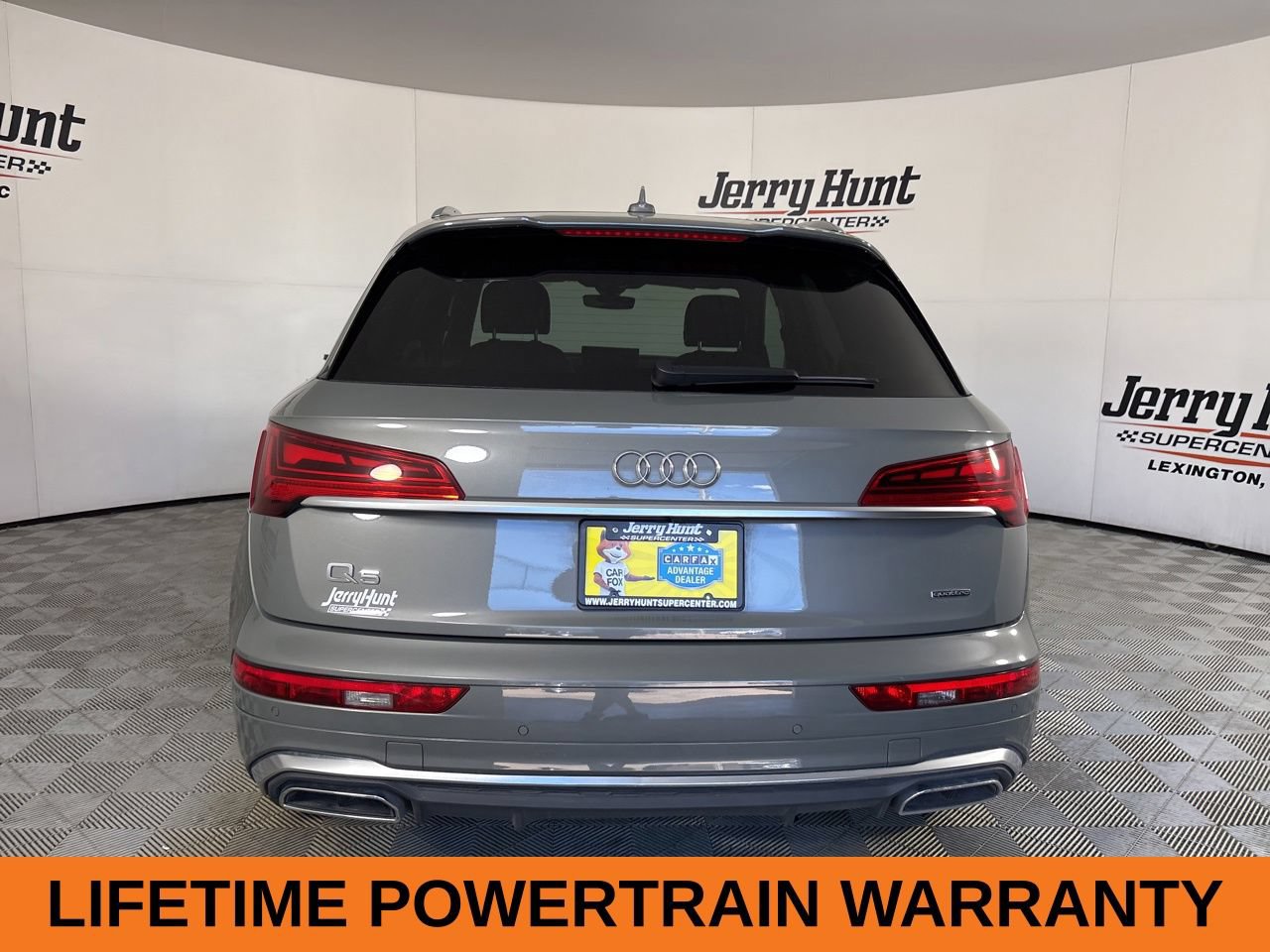 Used 2023 Audi Q5 2.0T Premium w/ Convenience Package AWD/4WD image 4