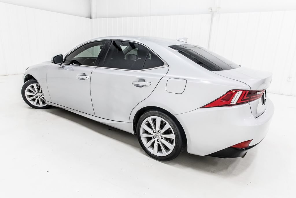Used 2016 Lexus IS 200t RWD image 4