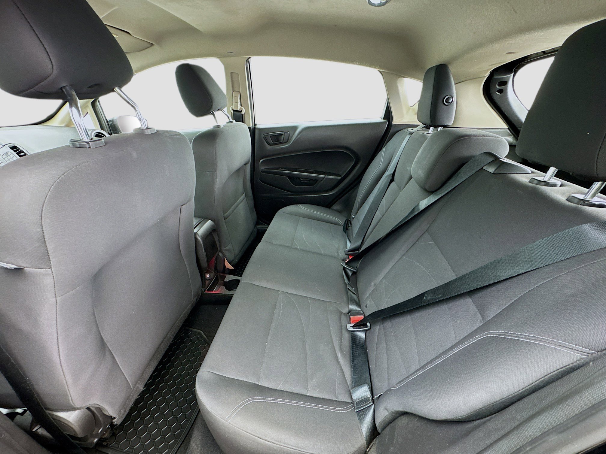 Used 2018 Ford Fiesta SE FWD image 15