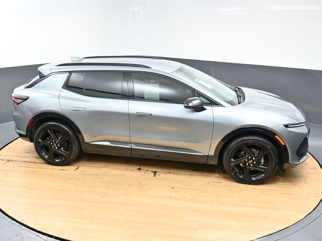 Used 2024 Chevrolet Equinox EV RS FWD image 48