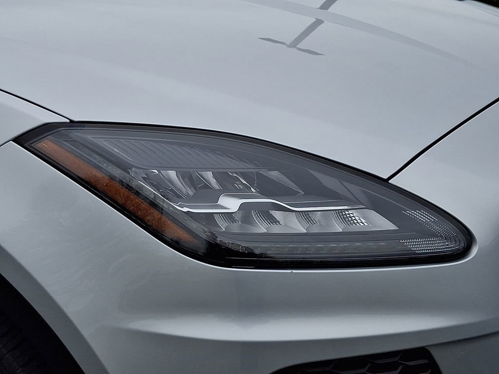 Used 2020 Jaguar E-PACE R-Dynamic SE image 9