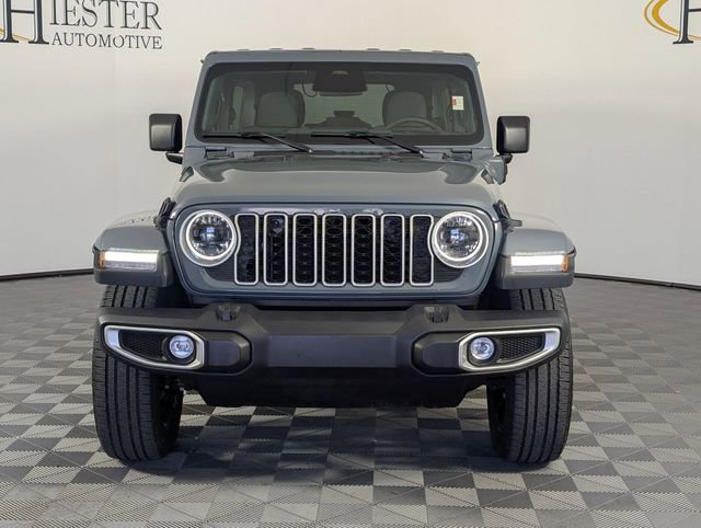 Used 2025 Jeep Wrangler Unlimited Sahara image 3
