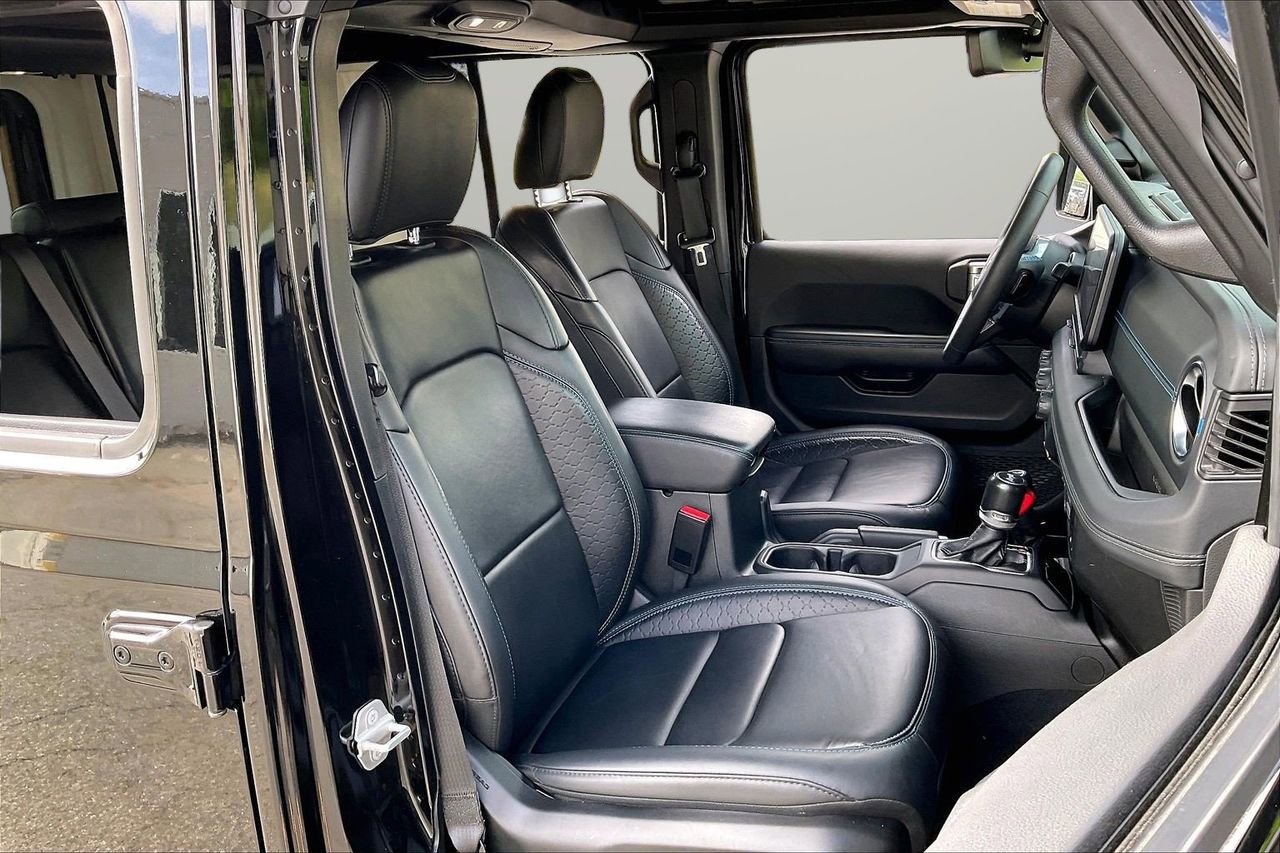 Used 2024 Jeep Wrangler High Altitude image 24