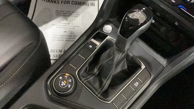 Used 2024 Volkswagen Tiguan SE w/ Panoramic Sunroof Package AWD/4WD image 14