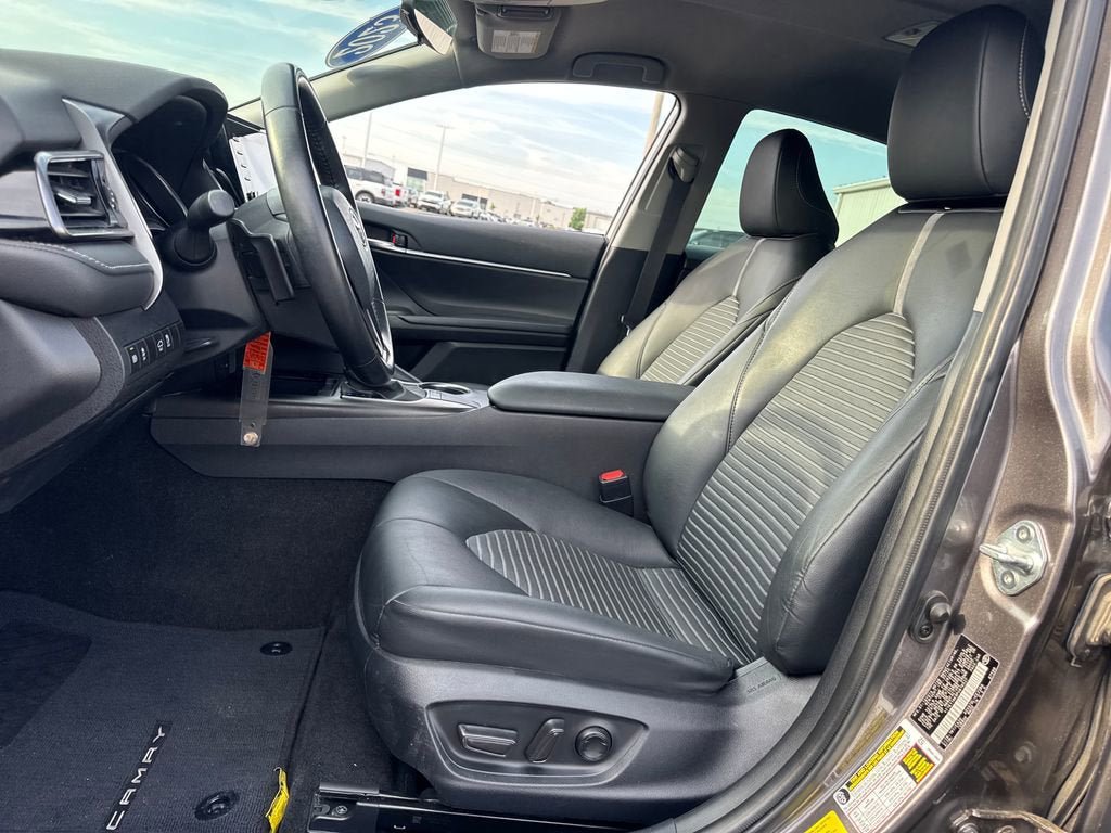 Used 2023 Toyota Camry SE FWD image 15