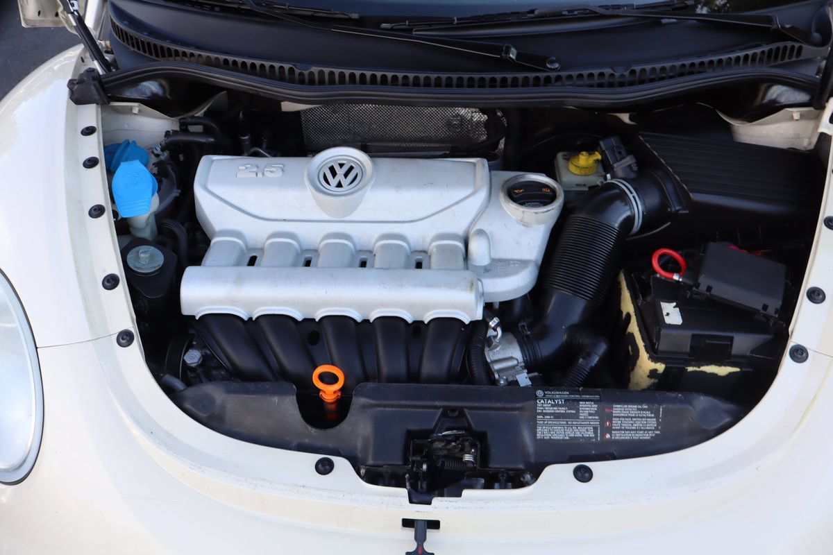 Used 2008 Volkswagen Beetle SE FWD image 44