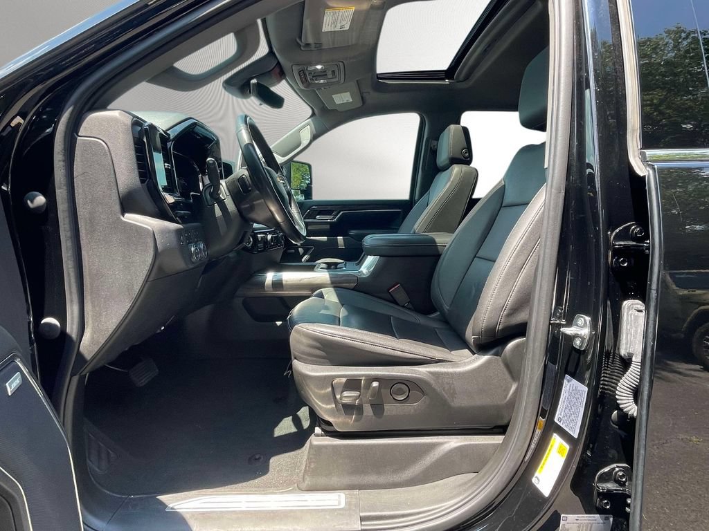 Used 2024 Chevrolet Silverado 2500 LTZ w/ LTZ Convenience Package AWD/4WD image 15