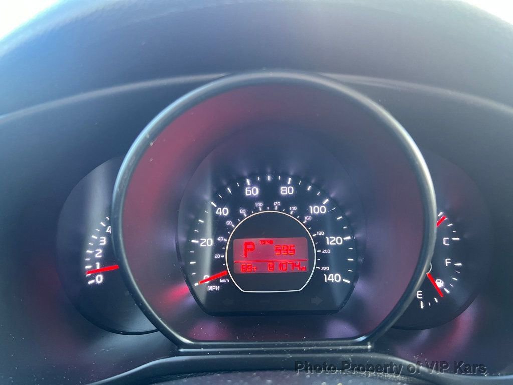 Used 2015 Kia Soul + image 11