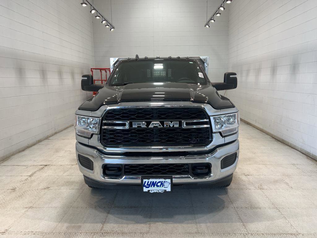 New 2024 RAM 3500 Tradesman w/ Chrome Appearance Group image 2