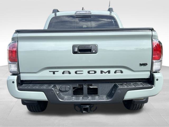 Used 2022 Toyota Tacoma TRD Sport w/ TRD Premium Sport Package AWD/4WD image 4