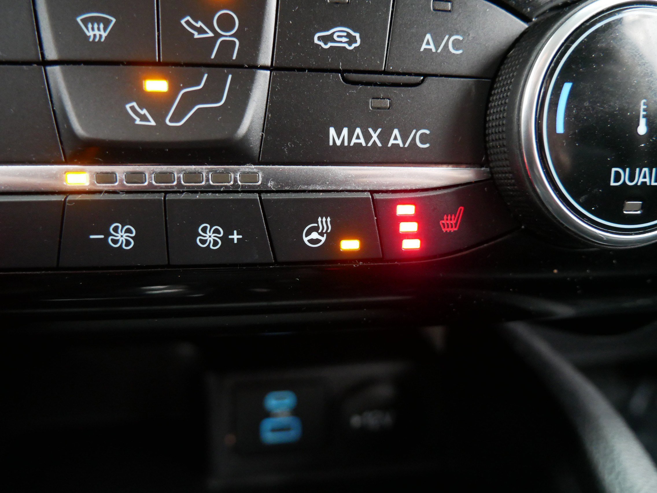 Certified 2022 Ford Escape SEL image 32