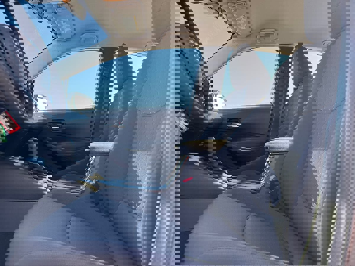 Used 2021 Toyota Corolla LE w/ Carpet Mat Package (TMS) image 16