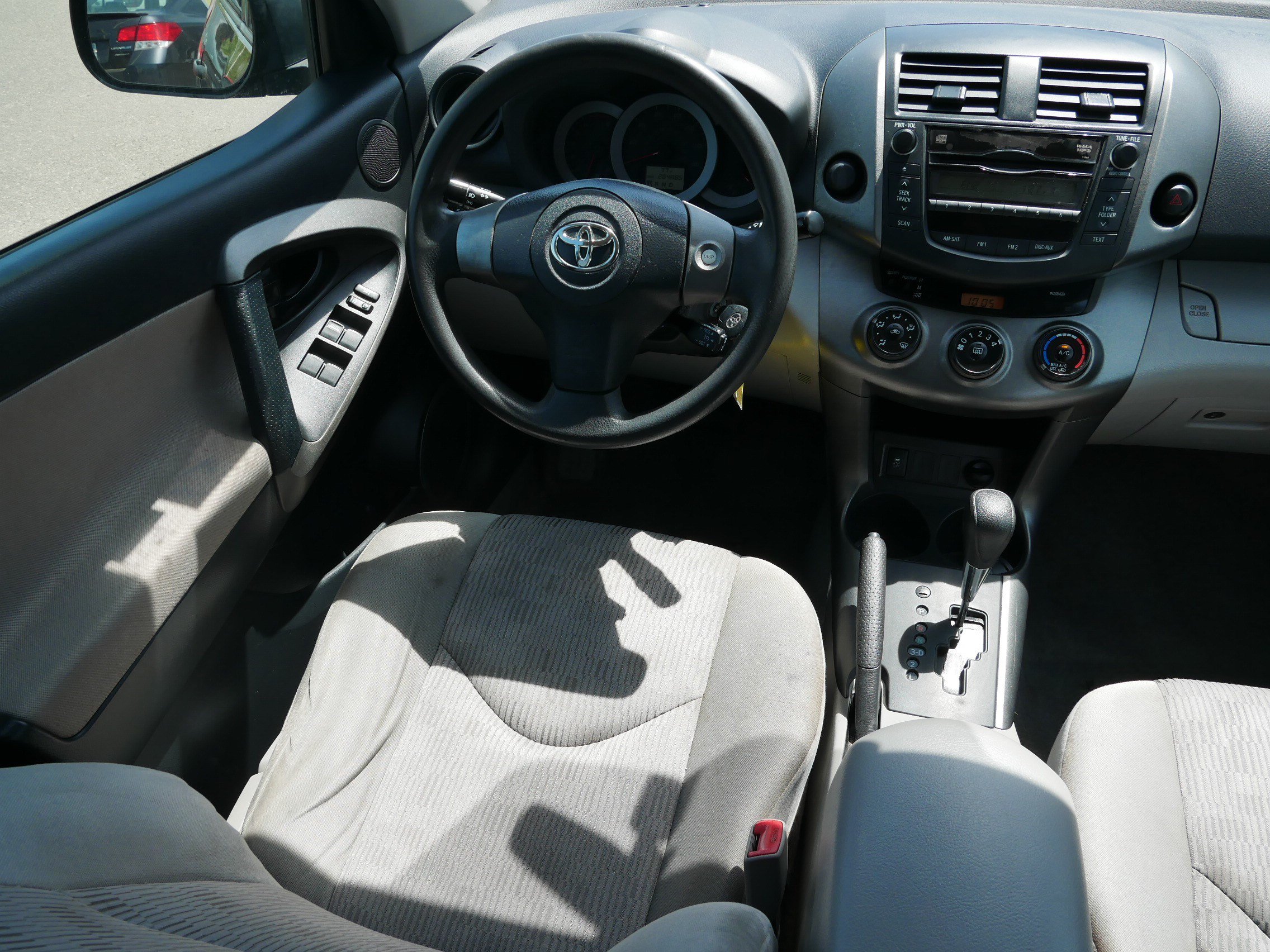 Used 2011 Toyota RAV4 2WD w/ Base L4 Extra Value Pkg image 9