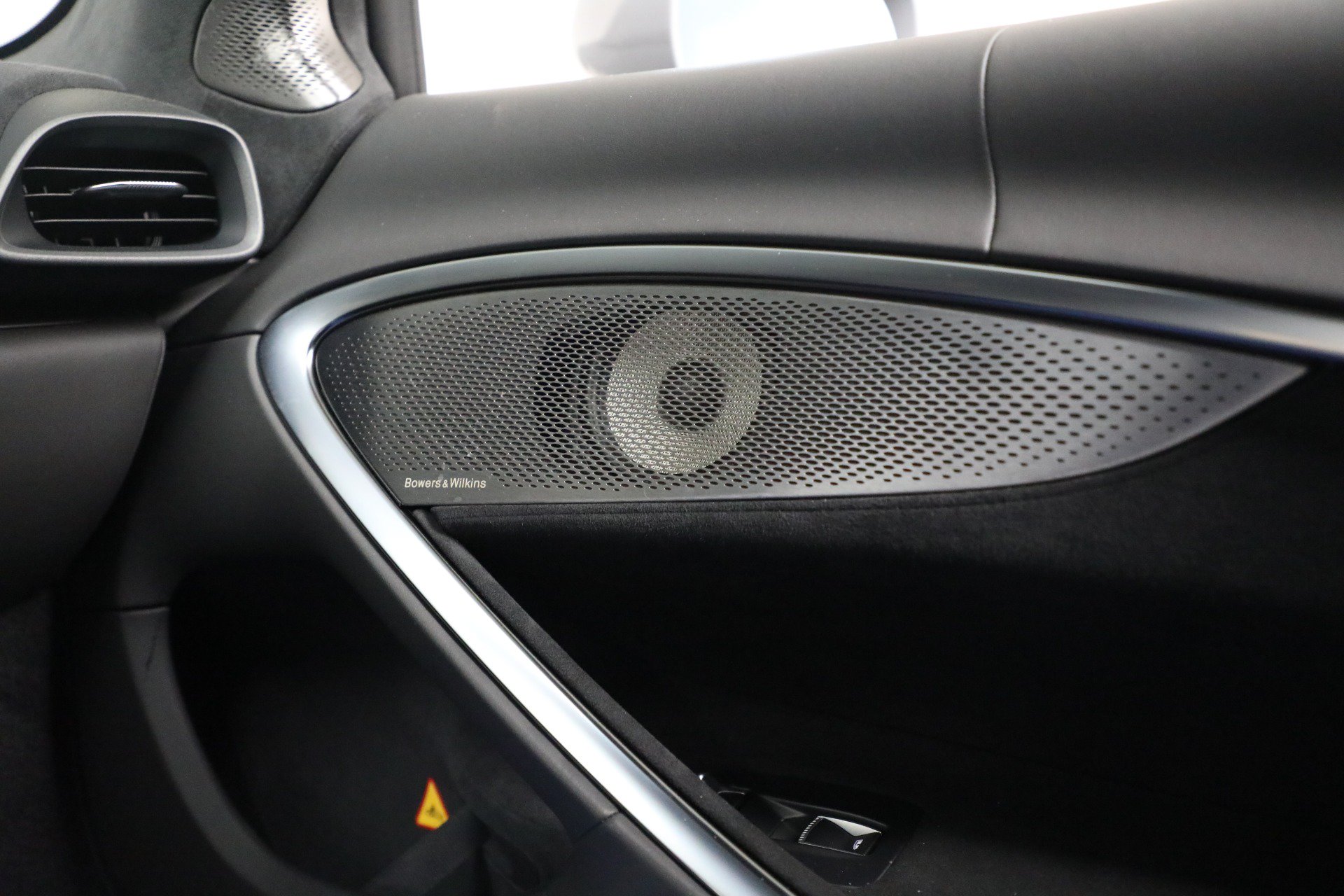 Used 2023 McLaren Artura RWD image 26