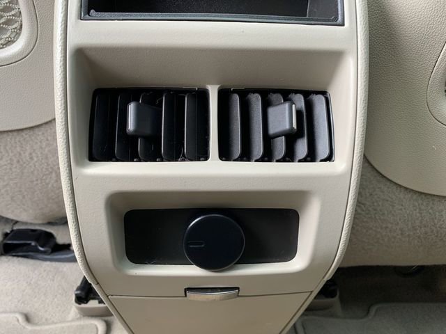 Used 2015 Cadillac SRX Luxury w/ Driver Awareness Package AWD/4WD image 31