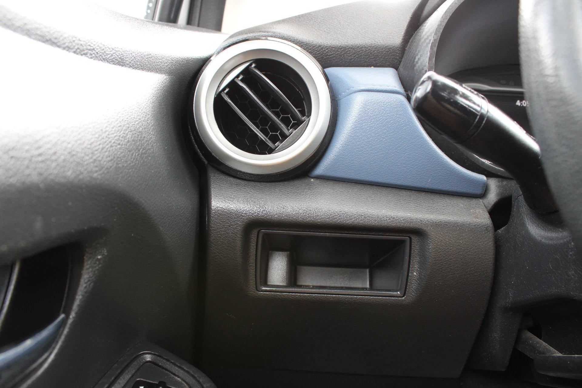Used 2023 Nissan Versa SV w/ Trunk Package FWD image 23