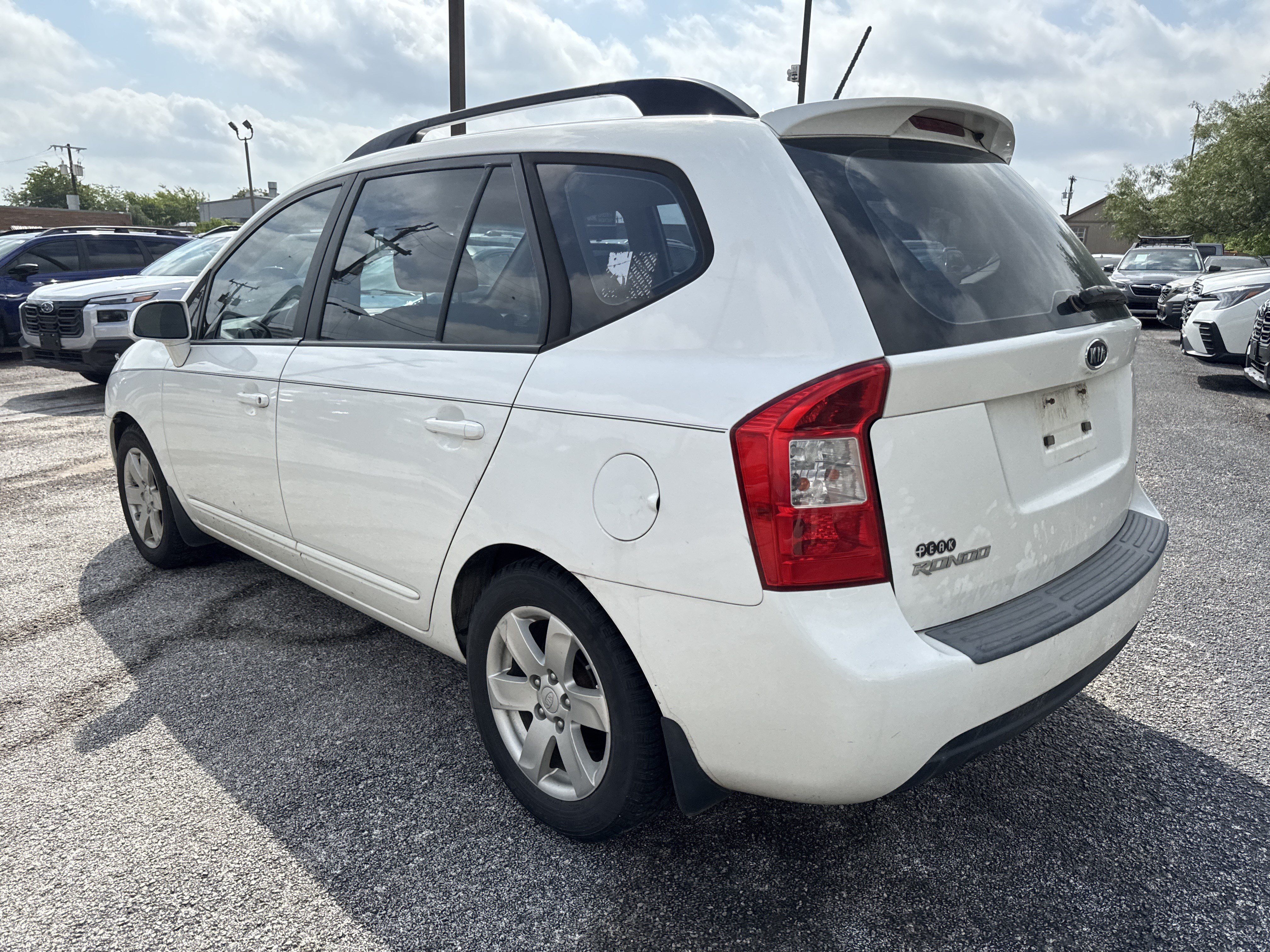 Used 2009 Kia Rondo LX FWD image 10